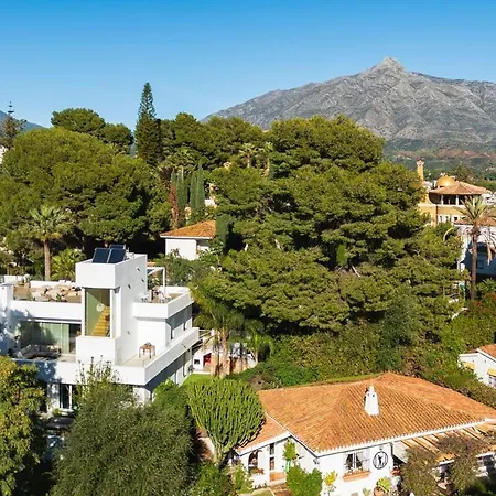 Nueva Andalucía Ref #107 Villa *