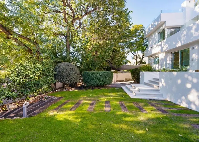 Nueva Andalucía Ref #107 Villa *