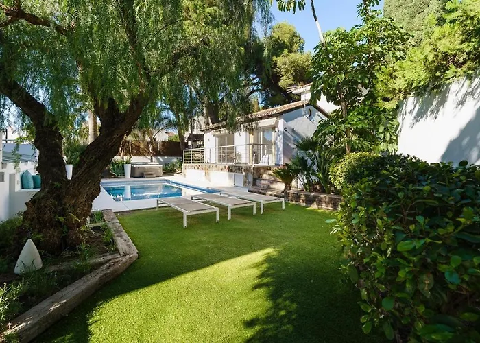 Nueva Andalucía Ref #107 Villa *